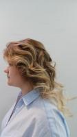  Креативное окрашивание "Londa", Вечерняя укладка. Это сложная укладка с применением укладочных средств, бигуди, щипцов, плойки, утюжка и т.д. Мастер работает без применения фурнитуры (шпильки, невидимки и т.д.) А так же формирования локонов при помощи брашинга по всей массе волос на дл,